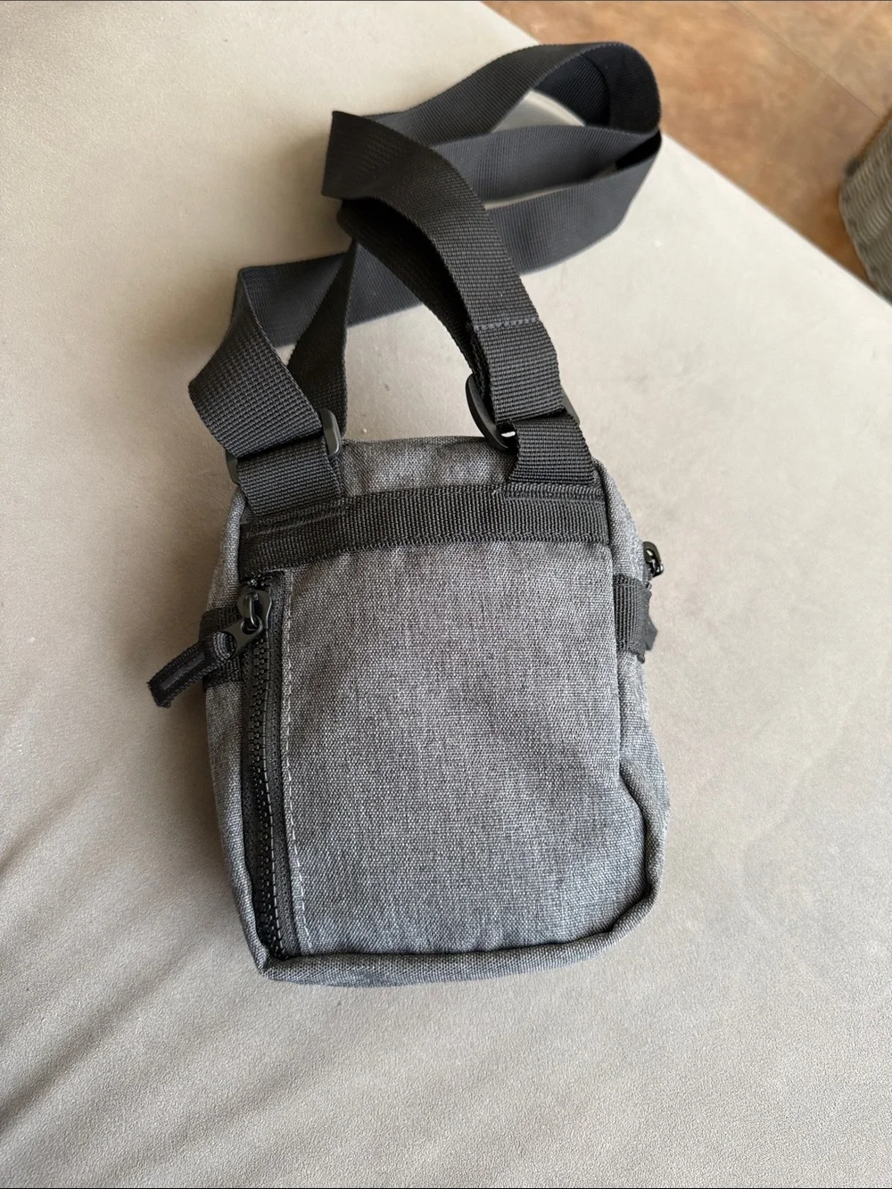 Oakley Gray Quilted Crossbody Messenger Sling